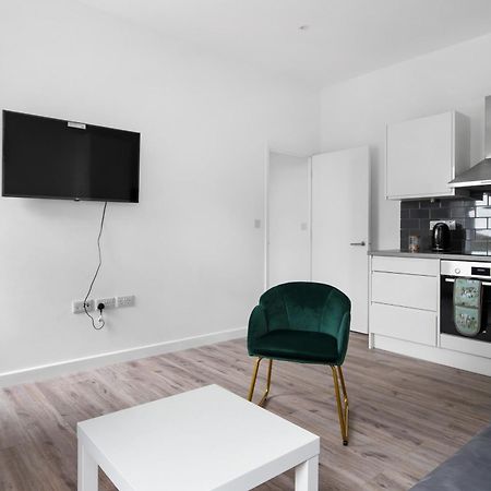 Livestay-Modern Apartments Building In Aylesbury Эйлсбери Экстерьер фото