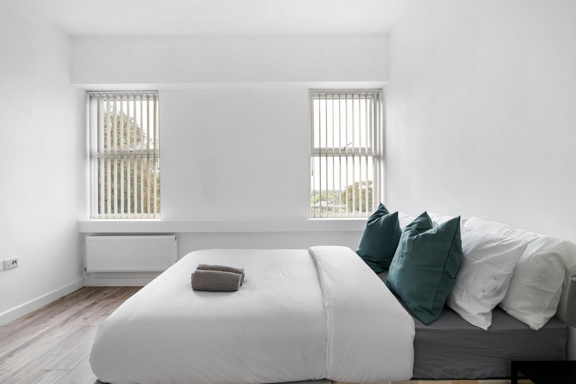 Livestay-Modern Apartments Building In Aylesbury Эйлсбери Экстерьер фото
