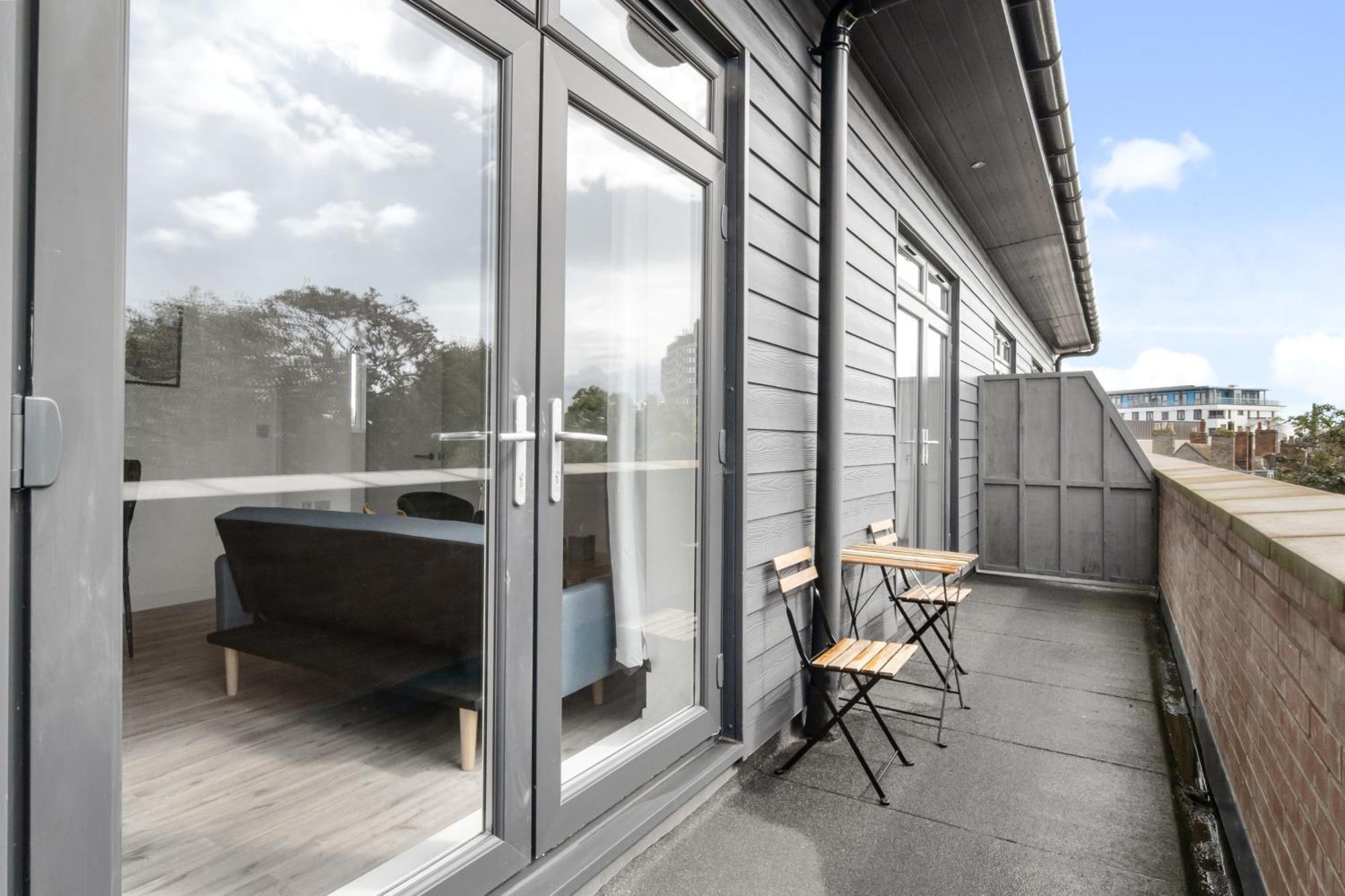 Livestay-Modern Apartments Building In Aylesbury Эйлсбери Экстерьер фото